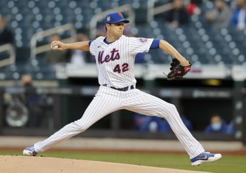 NEW YORK, NEW YORK – APRIL 23: (NEW YORK DAILIES OUT) Jacob deGrom #48 of the New York Mets in action against the Washington Nationals at Citi Field on April 23, 2021 in New York City. All players are wearing the number 42 in honor of Jackie Robinson Day. The Mets defeated the Nationals 6-0. (Photo by Jim McIsaac/Getty Images)