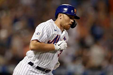 NEW YORK, NY – JULY 28: Brandon Drury #35 of the New York Mets hits a home run during the seventh inning against the Atlanta Braves at Citi Field on July 28, 2021 in New York City. (Photo by Adam Hunger/Getty Images)