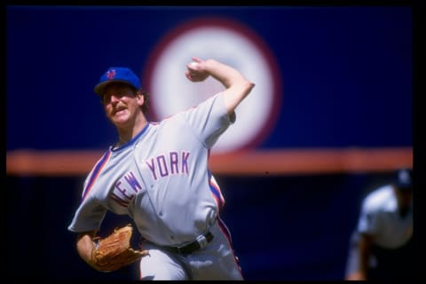 1990: Frank Viola of the New York Mets in action during a game against the San Diego Padres at Shea Stadium in Flushing, New York. Mandatory Credit: Stephen Dunn /Allsport