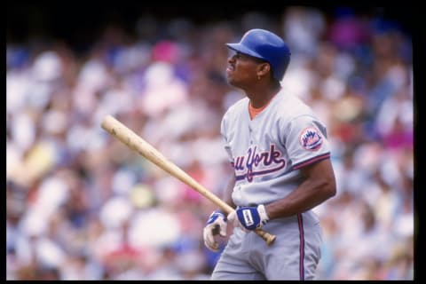 25 Jul 1993: Infielder Bobby Bonilla of the New York Mets in action during a game against the Los Angeles Dodgers at Dodger Stadium in Los Angeles, California. Mandatory Credit: Stephen Dunn /Allsport