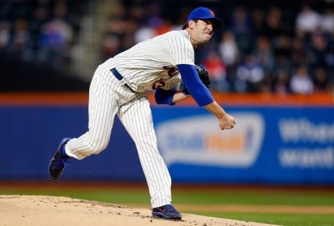 NEW YORK, NY – APRIL 19: (NEW YORK DAILIES OUT) Matt Harvey #33 of the New York Mets in action against the Washington Nationals at Citi Field on April 19, 2012 in the Flushing neighborhood of the Queens borough of New York City. The Mets defeated the Nationals 7-1. (Photo by Jim McIsaac/Getty Images)