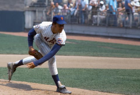 NEW YORK – CIRCA 1977: Jon Matlack #32 of the New York Mets pitches during an Major League Baseball game circa 1977 at Shea Stadium in the Queens borough of New York City. Matlack played for the Mets from 1971-77. (Photo by Focus on Sport/Getty Images)