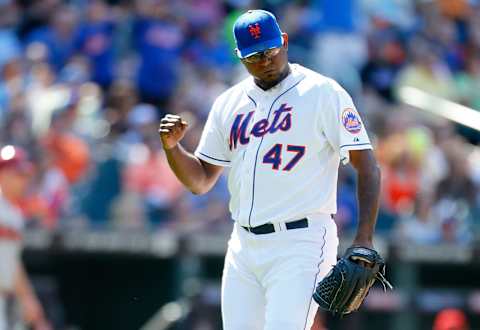 NEW YORK, NY – MAY 25: Jose Valverde #47 of the New York Mets pumps his fist after getting the final out with the bases loaded against the Arizona Diamondbacks during game one of a doubleheader at Citi Field on May 25, 2014 in the Flushing neighborhood of the Queens borough of New York City. (Photo by Mike Stobe/Getty Images)