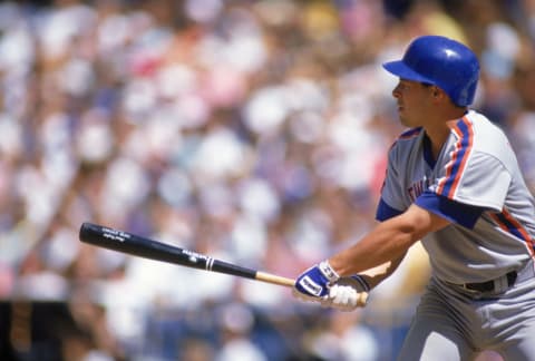 AUGUST,1990: Gregg Jefferies #9 of the New York Mets gets ready to bat during a August,1990 season game. Gregg Jefferies played for the New York Mets from 1987-1991. (Photo by: Bernstein Associates/Getty Images)