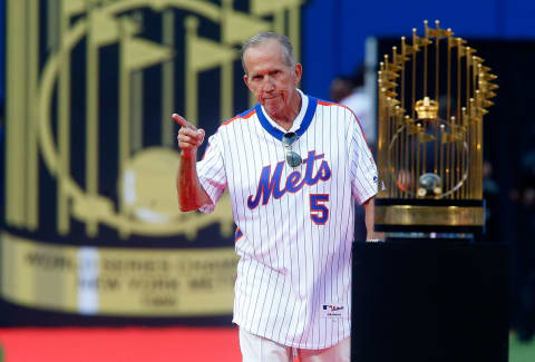 NEW YORK, NY – MAY 28: (NEW YORK DAILIES OUT) 1986 New York Mets Alumni Davey Johnson is introduced during a ceremony prior to a game against the Los Angeles Dodgers at Citi Field on Saturday, May 28, 2016 in the Queens Borough of New York City.The Dodgers defeated the Mets 9-1. (Photo by Jim McIsaac/Getty Images)