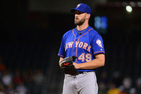 PHOENIX, AZ – AUGUST 17: Jonathon Niese #49 of the New York Mets prepares to deliver a pitch in the first inning against the Arizona Diamondbacks at Chase Field on August 17, 2016 in Phoenix, Arizona. The Arizona Diamondbacks won 13-5. (Photo by Jennifer Stewart/Getty Images)