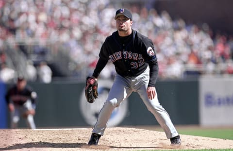 4 Oct 2000: Mike Hampton #32 of the New York Mets looks on during the NLDS Game against the San Francisco Giants at Pac Bell Park in San Francisco, California. The Giants defeated the Mets 5-1.Mandatory Credit: Tom Hauck /Allsport