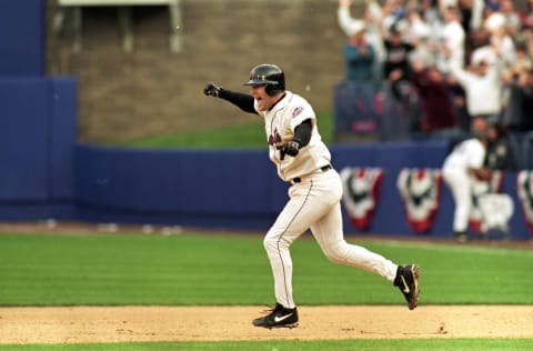 9 Oct 1999: Todd Pratt #7 of the New York Mets runs around the bases during the game against the Arizona DiamondBacks at Shea Stadium in Flushing, New York. The Mets defeated the DiamondBacks 4-3.