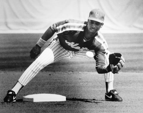 PORT ST LUCIE, FL – MARCH 1: Secondbaseman Willie Randolph, of the New York Mets, takes a throw at secondbase prior to a Spring Training game in March, 1992 in Port St. Lucie, Florida. (Photom by: Olen Collection/Diamond Images/Getty Images)