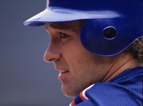 FLUSHING, NY – JUNE 21, 1988: Gary Carter #8 of the New York Mets prior to a MLB game against the Pittsburgh Pirates at Shea Stadium on June 21, 1988 in Flushing, New York. (Photo by Ronald C. Modra/Getty Images)