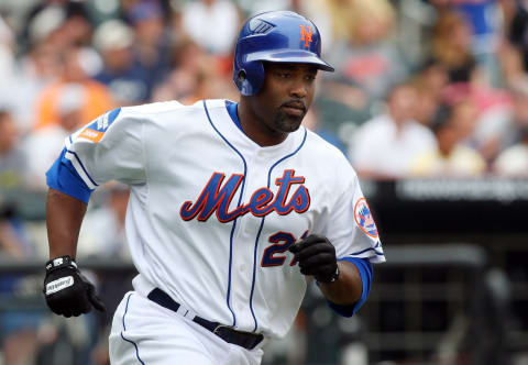 NEW YORK – MAY 09: Carlos Delgado #21 of the New York Mets runs against the Pittsburgh Pirates on May 9, 2009 at Citi Field in the Flushing neighborhood of the Queens borough of New York City. The Mets defeated the Pirates 10-1. (Photo by Jim McIsaac/Getty Images)