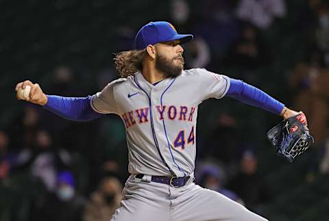 CHICAGO, ILLINOIS – APRIL 21: Robert Gsellman #44 of the New York Mets pitches against the Chicago Cubs at Wrigley Field on April 21, 2021 in Chicago, Illinois. The Cubs defeated the Mets 16-4. (Photo by Jonathan Daniel/Getty Images)