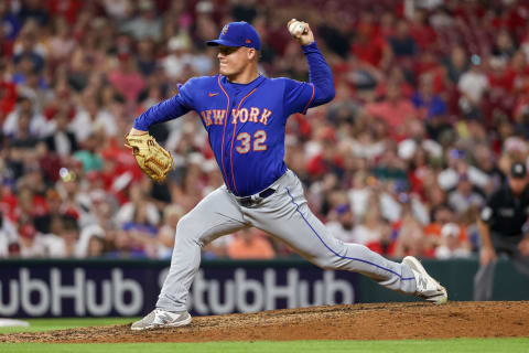 CINCINNATI, OHIO – JULY 20: Aaron Loup #32 of the New York Mets pitches in the seventh inning against the Cincinnati Reds at Great American Ball Park on July 20, 2021 in Cincinnati, Ohio. (Photo by Dylan Buell/Getty Images)