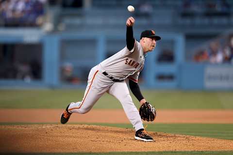 LOS ANGELES, CALIFORNIA – OCTOBER 12: Anthony DeSclafani #26 of the San Francisco Giants pitches against the Los Angeles Dodgers during the first inning in game 4 of the National League Division Series at Dodger Stadium on October 12, 2021 in Los Angeles, California. (Photo by Ronald Martinez/Getty Images)