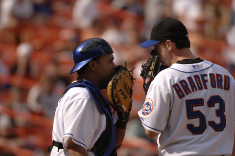 New York Mets catcher Ramon Castro talks strategy with pitcher Chad Bradford against the Milwaukee Brewers April 15, 2006 at Shea Stadium. The Brewers defeated the Mets 8 – 2. (Photo by A. Messerschmidt/Getty Images)