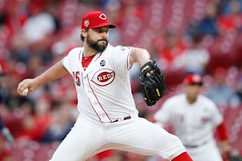 CINCINNATI, OH – APRIL 24: Tanner Roark #35 of the Cincinnati Reds pitches in the second inning against the Atlanta Braves at Great American Ball Park on April 24, 2019 in Cincinnati, Ohio. (Photo by Joe Robbins/Getty Images)