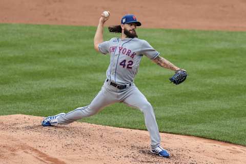 Aug 29, 2020; Bronx, New York, USA; New York Mets relief pitcher Robert Gsellman pitches during the third inning against the New York Yankees at Yankee Stadium. Mandatory Credit: Vincent Carchietta-USA TODAY Sports