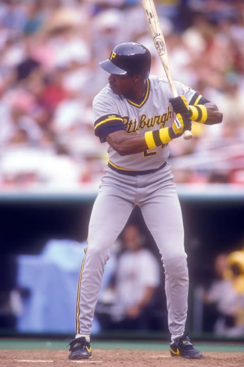 PHILADELPHIA, PA – AUGUST 5: Barry Bonds #24 of the Pittsburgh Pirates prepares for a pitch during a baseball game against the Philadelphia Phillies on August 5, 1990 at Veterans Stadium in Philadelphia, Pennsylvania. The Phillies won 8-6. (Photo by Mitchell Layton/Getty Images)