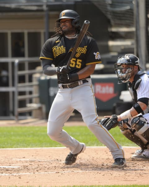 CHICAGO – AUGUST 26: Josh Bell #55 of the Pittsburgh Pirates bats against the Chicago White Sox on August 26, 2020 at Guaranteed Rate Field in Chicago, Illinois. (Photo by Ron Vesely/Getty Images)