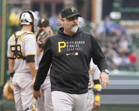 CHICAGO, ILLINOIS – SEPTEMBER 04: Manager Derek Shelton #17 of the Pittsburgh Pirates walks back to the dugout after executing a pitching change against the Chicago Cubs at Wrigley Field on September 04, 2021 in Chicago, Illinois. (Photo by Nuccio DiNuzzo/Getty Images)