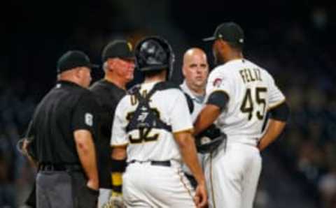 PITTSBURGH, PA – MAY 29: Manager Clint Hurdle #13 of the Pittsburgh Pirates talks with pitcher Michael Feliz #45 in the eighth inning against the Chicago Cubs at PNC Park on May 29, 2018 in Pittsburgh, Pennsylvania. (Photo by Justin K. Aller/Getty Images)