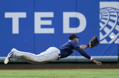 ANAHEIM, CA – SEPTEMBER 15: Cameron Maybin #10 of the Seattle Mariners can not catch a ball hit by David Fletcher #6 of the Los Angeles Angels of Anaheim for a double in the first inning at Angel Stadium on September 15, 2018 in Anaheim, California. (Photo by John McCoy/Getty Images)