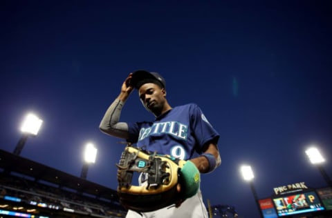 PITTSBURGH, PA – SEPTEMBER 17: Dee Gordon #9 of the Seattle Mariners walks off the field against the Pittsburgh Pirates during inter-league play at PNC Park on September 17, 2019, in Pittsburgh, Pennsylvania. (Photo by Justin K. Aller/Getty Images)