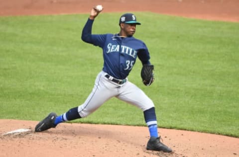 BALTIMORE, MD – APRIL 15: Justin Dunn #35 of the Seattle Mariners pitches. (Photo by Mitchell Layton/Getty Images)