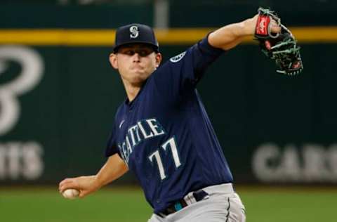 ARLINGTON, TX – JULY 17: Chris Flexen #77 of the Seattle Mariners pitches against the Texas Rangers during the second inning at Globe Life Field on July 17, 2022 in Arlington, Texas. (Photo by Ron Jenkins/Getty Images)