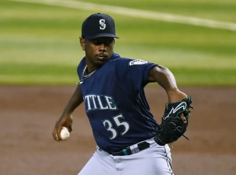 PHOENIX, ARIZONA – SEPTEMBER 13: Justin Dunn #35 of the Seattle Mariners delivers a pitch. Justin Dunn fantasy. (Photo by Norm Hall/Getty Images)