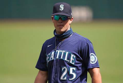 SAN FRANCISCO, CALIFORNIA – SEPTEMBER 17: Dylan Moore of the Seattle Mariners looks on. (Photo by Thearon W. Henderson/Getty Images)