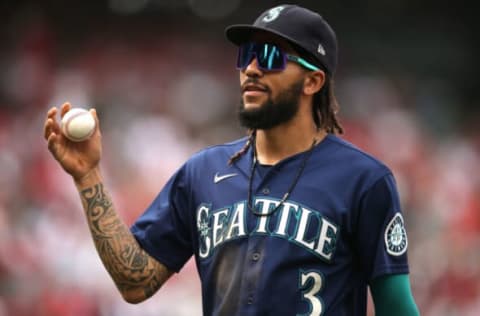 ANAHEIM, CALIFORNIA – SEPTEMBER 26: J.P. Crawford #3 of the Seattle Mariners looks on during a game against the Los Angeles Angels at Angel Stadium of Anaheim on September 26, 2021 in Anaheim, California. (Photo by Katharine Lotze/Getty Images)