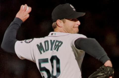 SEATTLE, UNITED STATES: Seattle Mariner pitcher Jamie Moyer delivers a pitch to the Boston Red Sox during the first inning 04 April, 2000 in Seattle, Washington. AFP PHOTO/Dan LEVINE (Photo credit should read DAN LEVINE/AFP via Getty Images)