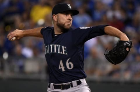 KANSAS CITY, MO – AUGUST 4: David Phelps #46 of the Seattle Mariners throws in the seventh inning against the Kansas City Royals at Kauffman Stadium on August 4, 2017 in Kansas City, Missouri. (Photo by Ed Zurga/Getty Images)