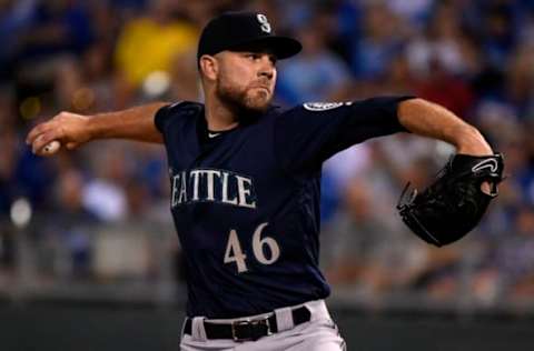 KANSAS CITY, MO – AUGUST 4: David Phelps #46 of the Seattle Mariners throws in the seventh inning against the Kansas City Royals at Kauffman Stadium on August 4, 2017, in Kansas City, Missouri. (Photo by Ed Zurga/Getty Images)