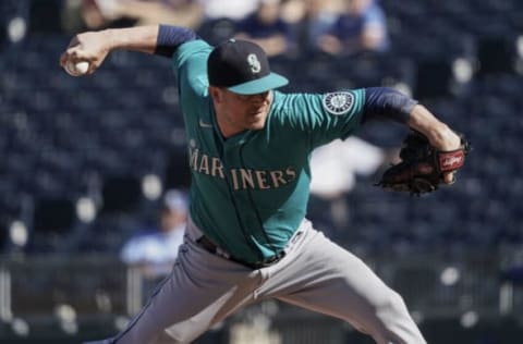 KANSAS CITY, MO – SEPTEMBER 19: Joe Smith #43 of the Seattle Mariners throws in the eighth inning against the Kansas City Royals at Kauffman Stadium on September 19, 2021 in Kansas City, Missouri. (Photo by Ed Zurga/Getty Images)