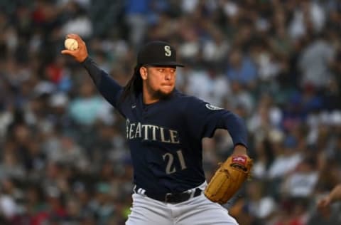 SEATTLE, WASHINGTON – AUGUST 09: Luis Castillo #21 of the Seattle Mariners pitches in the third inning against the New York Yankees at T-Mobile Park on August 09, 2022 in Seattle, Washington. (Photo by Alika Jenner/Getty Images)