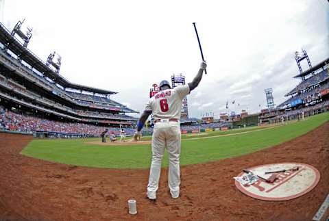 Aug 21, 2016; Philadelphia, PA, USA; Philadelphia Phillies first baseman Ryan Howard (6) on deck against the St. Louis Cardinals at Citizens Bank Park. Mandatory Credit: Eric Hartline-USA TODAY Sports