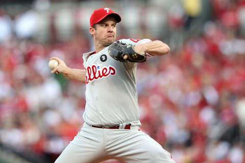 ST LOUIS, MO – OCTOBER 05: Starting pitcher Roy Oswalt