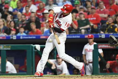 PHILADELPHIA, PA – SEPTEMBER 19: Philadelphia Phillies Second base Cesar Hernandez (16) hits a single during the MLB game between the New York Mets and the Philadelphia Phillies on September 19, 2018, at Citizens Bank Park in Philadelphia, PA. (Photo by Andy Lewis/Icon Sportswire via Getty Images)