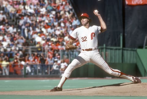 PHILADELPHIA, PA – CIRCA 1980: Pitcher Steve Carlton #32 of the Philadelphia Phillies pitches during an Major League Baseball game circa 1980 at Veterans Stadium in Philadelphia, Pennsylvania. Carlton played for the Phillies from 1972-86. (Photo by Focus on Sport/Getty Images)