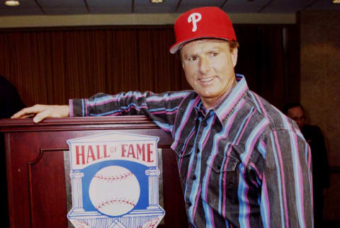 NEW YORK, UNITED STATES: Former Philadelphia Phillies pitcher Steve Carlton poses before a press conference, 13 January 1994, after being voted into baseball’s Hall of Fame 12 January. Carlton, who was the only player elected this year with 95.8 percent of the votes, will be inducted into the Hall of Fame 31 July in Cooperstown, NY. (Photo credit should read TIM CLARY/AFP/Getty Images)