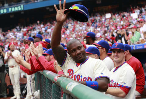 PHILADELPHIA, PA – OCTOBER 02: Ryan Howard #6 of the Philadelphia Phillies acknowledges the fans during a ceremony in his honor before a game against the New York Mets at Citizens Bank Park on October 2, 2016 in Philadelphia, Pennsylvania. (Photo by Rich Schultz/Getty Images)