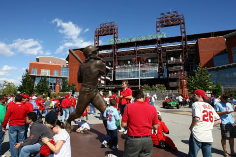 PHILADELPHIA – OCTOBER 07: Fans gather outside the stadium near the Mike Schmidt statue prior to Game One of the NLDS between the Philadelphia Phillies and the Colorado Rockies during the 2009 MLB Playoffs at Citizens Bank Park on October 7, 2009 in Philadelphia, Pennsylvania. (Photo by Chris McGrath/Getty Images)