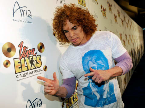 LAS VEGAS – FEBRUARY 19: Comedian Carrot Top arrives at the world premiere of Cirque du Soleil’s “Viva ELVIS” production at the Aria Resort & Casino at CityCenter February 19, 2010 in Las Vegas, Nevada. (Photo by Ethan Miller/Getty Images for Cirque du Soleil)