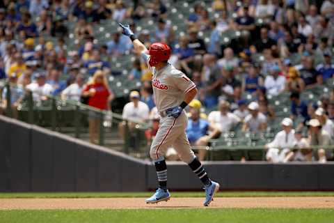 MILWAUKEE, WI – JUNE 17: Rhys Hoskins #17 of the Philadelphia Phillies rounds the bases after hitting a home run in the first inning against the Milwaukee Brewers at Miller Park on June 17, 2018 in Milwaukee, Wisconsin. (Photo by Dylan Buell/Getty Images)