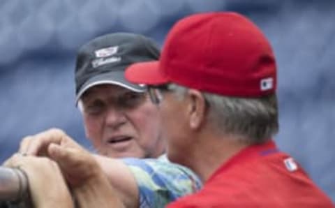 PHILADELPHIA, PA – JUNE 3: Former Philadelphia Phillies manger Charlie Manuel (L) talks to current Philadelphia Phillies manager Pete Mackanin