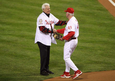 PHILADELPHIA – OCTOBER 21: Dallas Greene shakes hands with manager Charlie Manuel of the Philadelphia Phillies before taking on the Los Angeles Dodgers in Game Five of the NLCS during the 2009 MLB Playoffs at Citizens Bank Park on October 21, 2009 in Philadelphia, Pennsylvania. (Photo by Nick Laham/Getty Images)