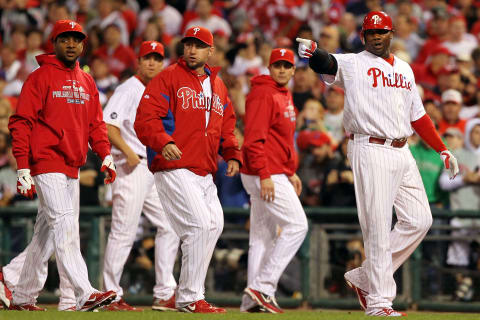 PHILADELPHIA – OCTOBER 23: Ryan Howard #6 of the Philadelphia Phillies points towards the San Francisco Giants after benches cleared in Game Six of the NLCS during the 2010 MLB Playoffs at Citizens Bank Park on October 23, 2010 in Philadelphia, Pennsylvania. (Photo by Al Bello/Getty Images)