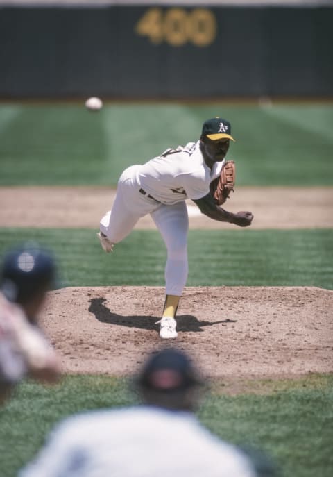 OAKLAND – MAY 1989: Dave Stewart #34 of the Oakland A’s pitches during a Major League Baseball game against the Boston Red Sox played in May 1989 at the Oakland-Alameda County Coliseum in Oakland, California. (Photo by David Madison/Getty Images)